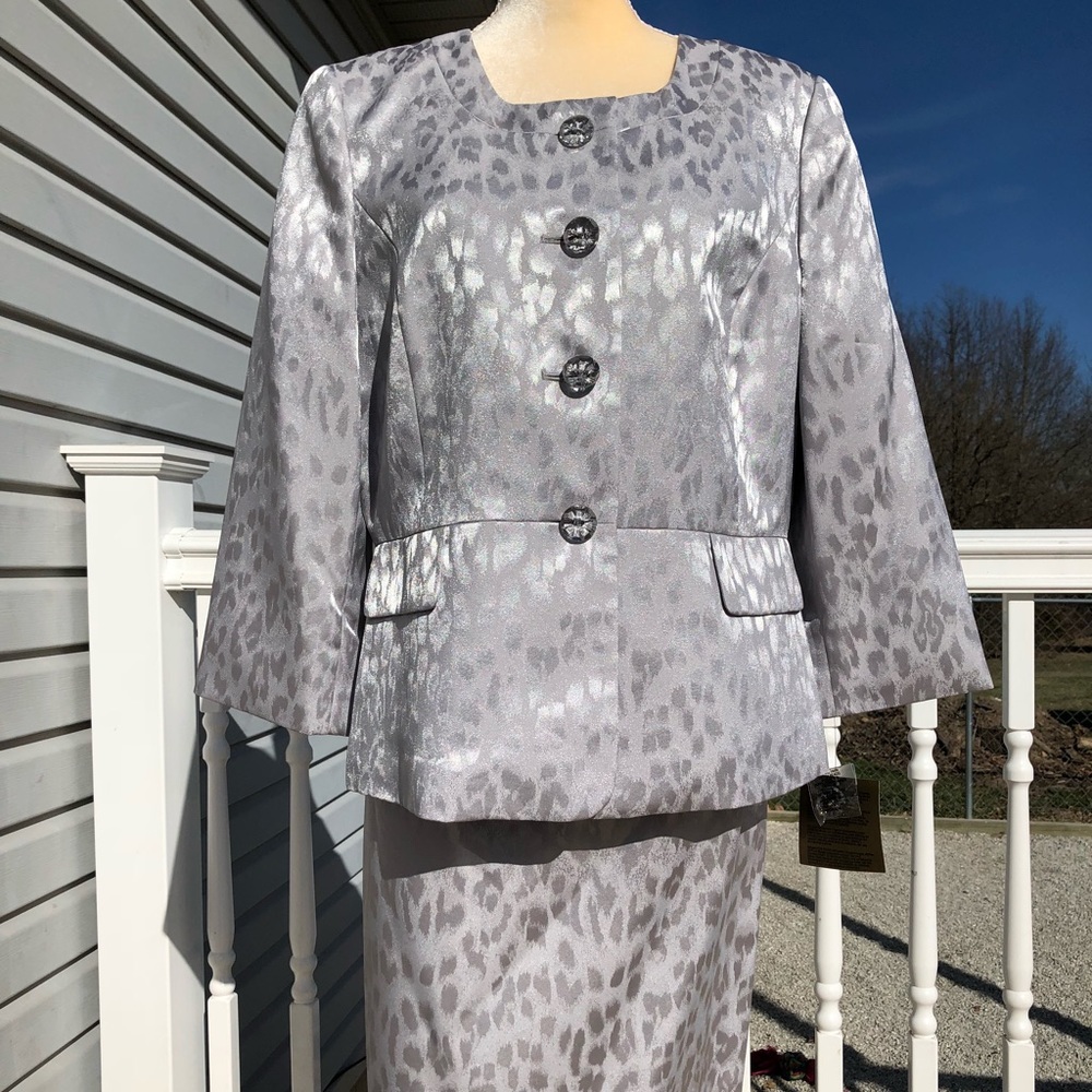 Kasper Skirt Suit 16